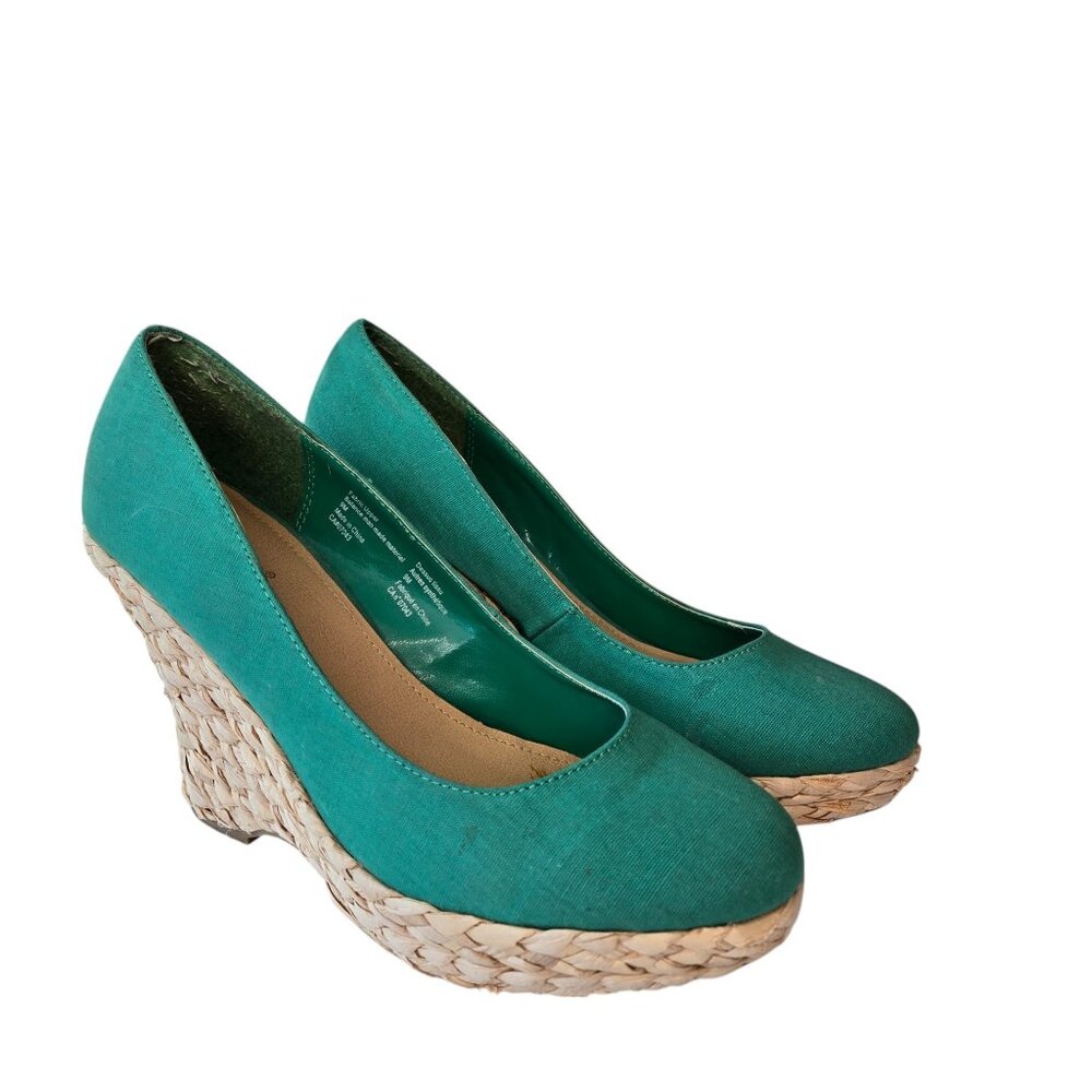 Diba Size 9 Green Fabric Wedges